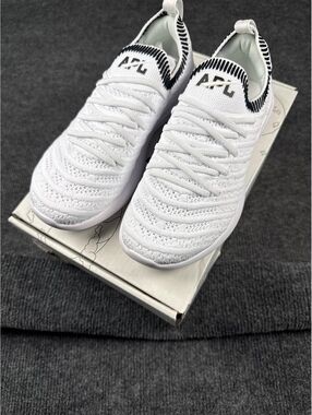 APL Youth's Techloom Wave Sneakers White/Black NIB Size 1